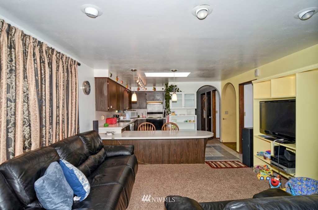 307 South 19th Street Renton, WA 98055 - Photo 2 of 25 Gallery Image 2