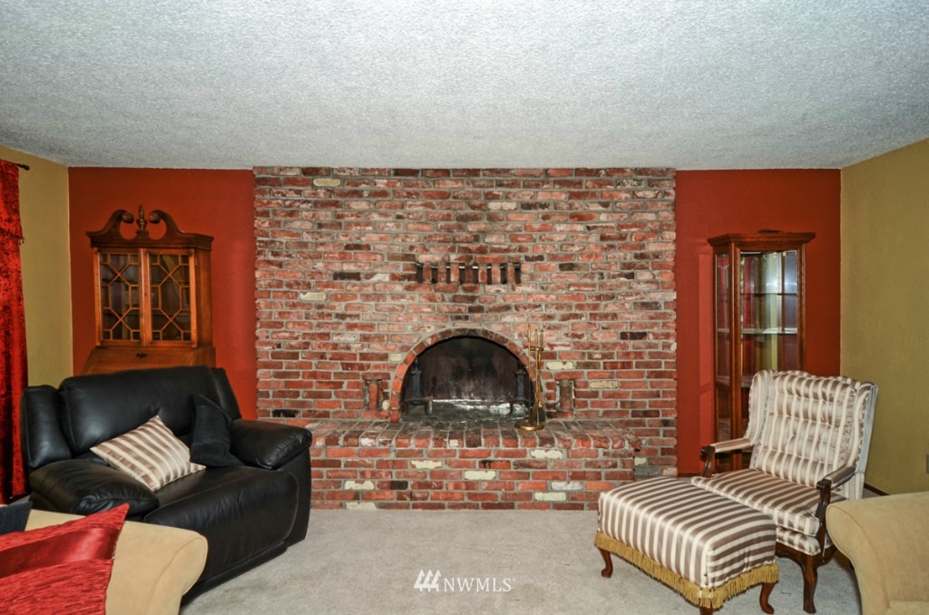 307 South 19th Street Renton, WA 98055 - Photo 3 of 25 Gallery Image 3