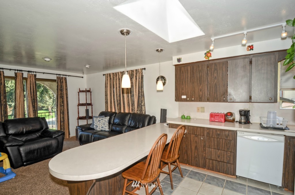 307 South 19th Street Renton, WA 98055 - Photo 10 of 25 Gallery Image 10