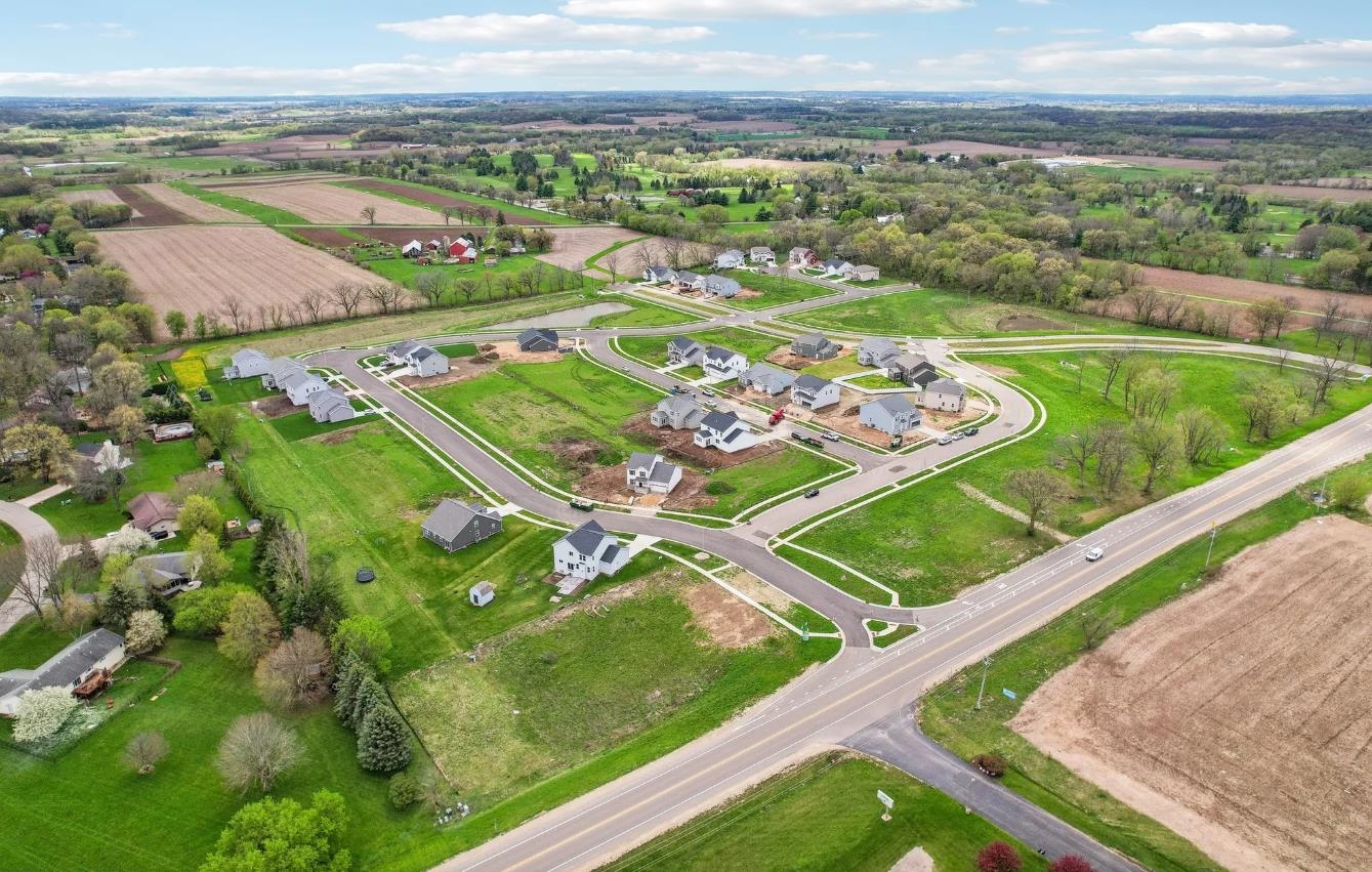 L55 Morning Star Way Cottage Grove, WI 53527 - Photo 3 of 7