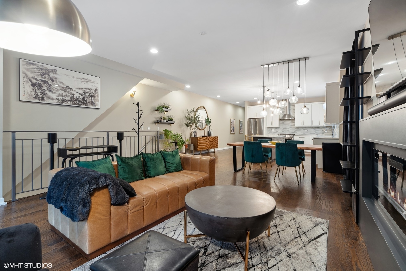 1033 South Racine Avenue, Unit 1S Chicago, IL 60607 - Photo 3 of 29 a living room with lots of furniture and a dining table