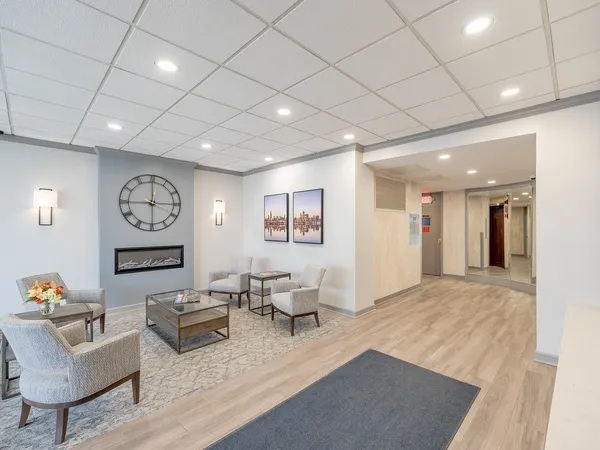 $229,900 | 141 North La Grange Road, Unit 801, La Grange, IL 60525