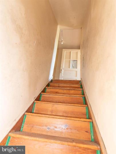 3900 5th Street Baltimore, MD 21225 - Photo 24 of 32 a view of entryway