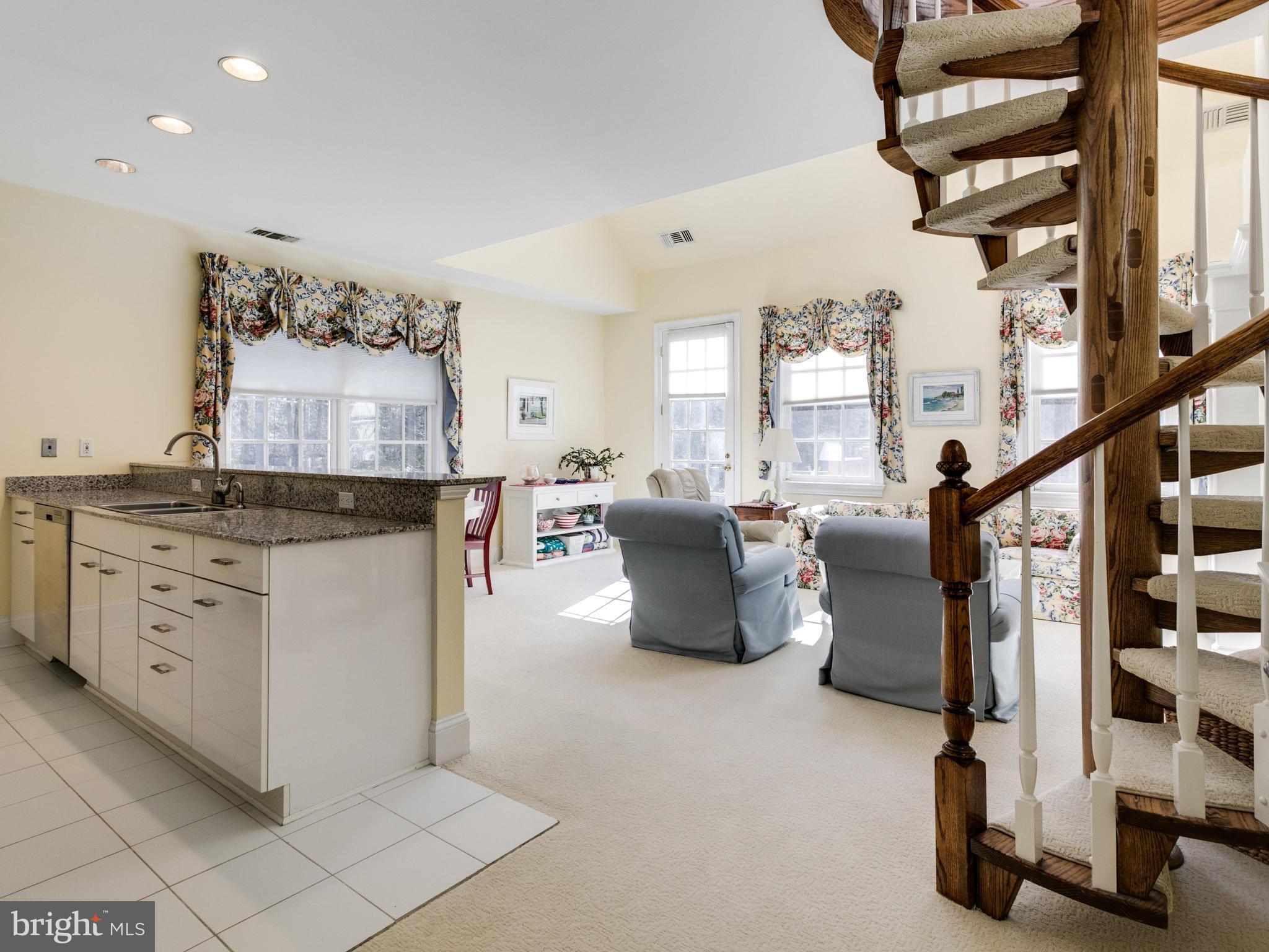 10207 East Hunter Valley Road Vienna, VA 22181 - Photo 17 of 26 TWO LEVEL IN-LAW SUITE