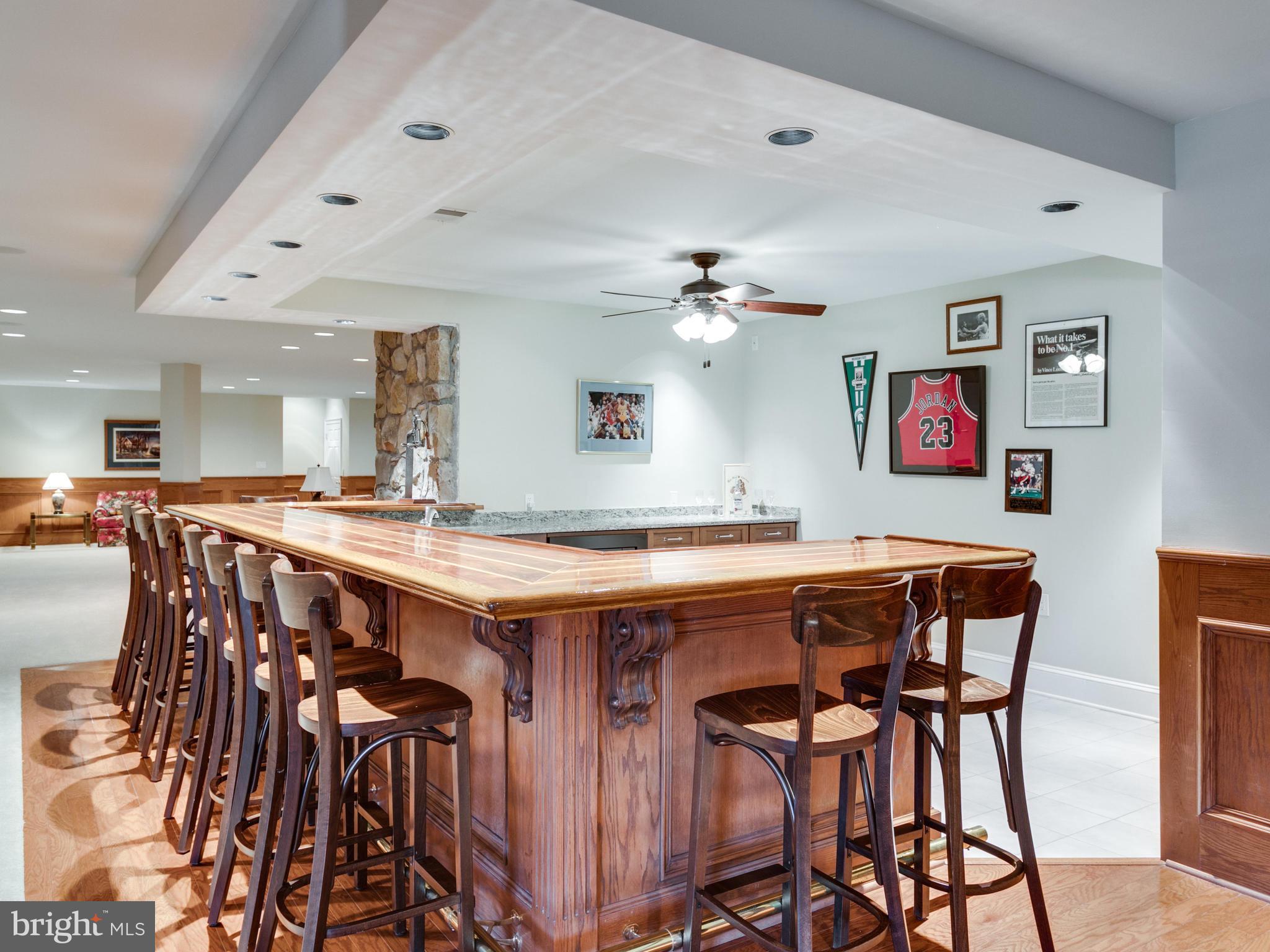 10207 East Hunter Valley Road Vienna, VA 22181 - Photo 21 of 26 ENTERTAIN IN LL FULLY EQUIPPED WET BAR.