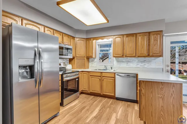 $245,000 | 2393 Southwest Honeysuckle Lane, Topeka, KS 66614