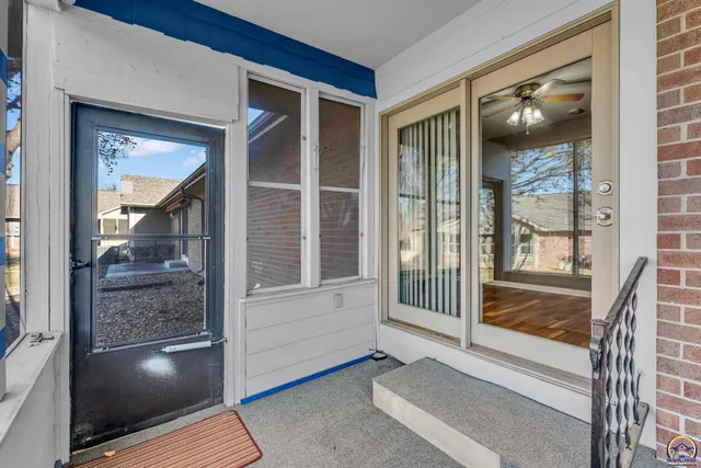 $245,000 | 2393 Southwest Honeysuckle Lane, Topeka, KS 66614