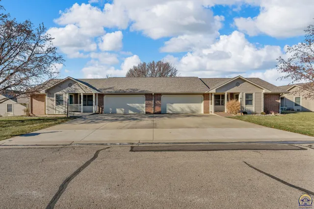 $245,000 | 2393 Southwest Honeysuckle Lane, Topeka, KS 66614