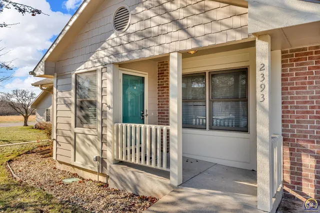 $245,000 | 2393 Southwest Honeysuckle Lane, Topeka, KS 66614