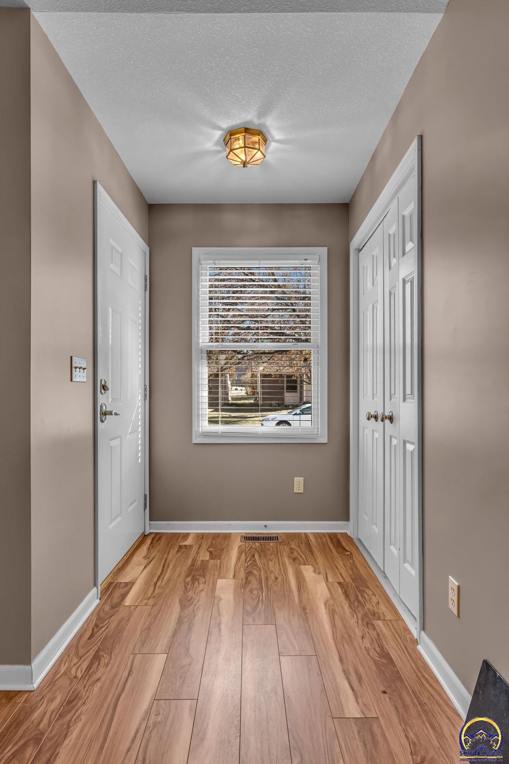 2393 Southwest Honeysuckle Lane Topeka, KS 66614 - Photo 8 of 40 Entry Way