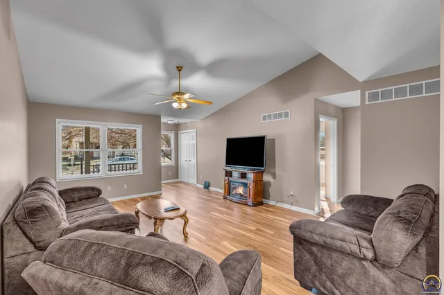 $245,000 | 2393 Southwest Honeysuckle Lane, Topeka, KS 66614