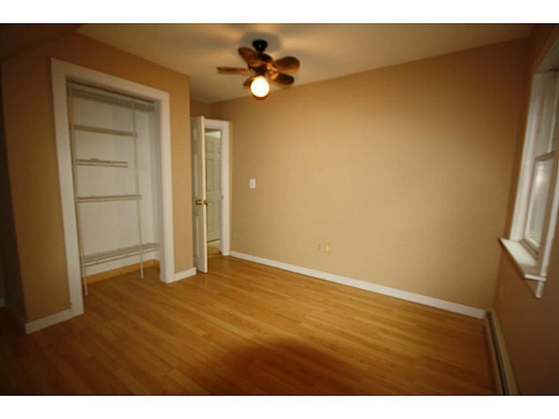 3 Carlisle Road Boothbay, ME 04537 - Photo 16 of 22 Bedroom. The third upstairs bedroom,...