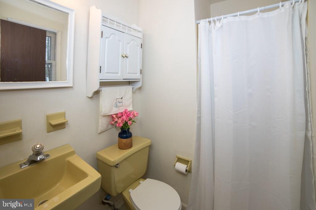159 Torpedo Road Manahawkin, NJ 08050 - Photo 9 of 15