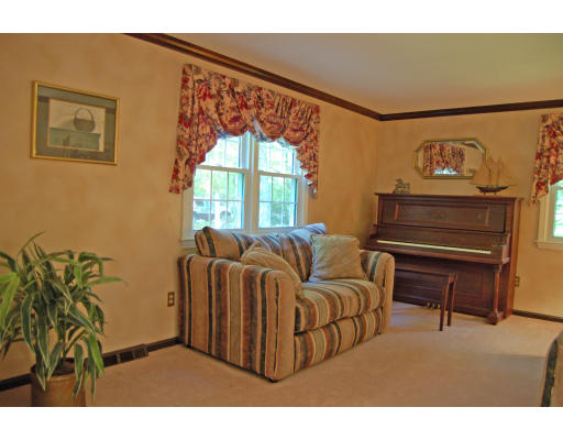 19 Thayer Heights Road Hopkinton, MA 01748 - Photo 12 of 22 Gallery Image 12