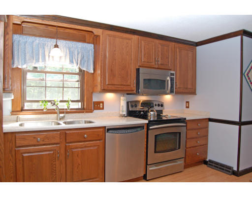 19 Thayer Heights Road Hopkinton, MA 01748 - Photo 8 of 22 Gallery Image 8