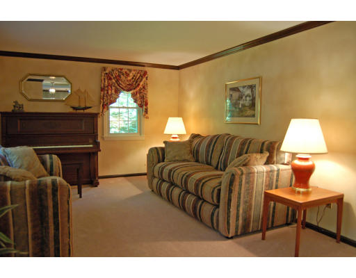 19 Thayer Heights Road Hopkinton, MA 01748 - Photo 10 of 22 Gallery Image 10