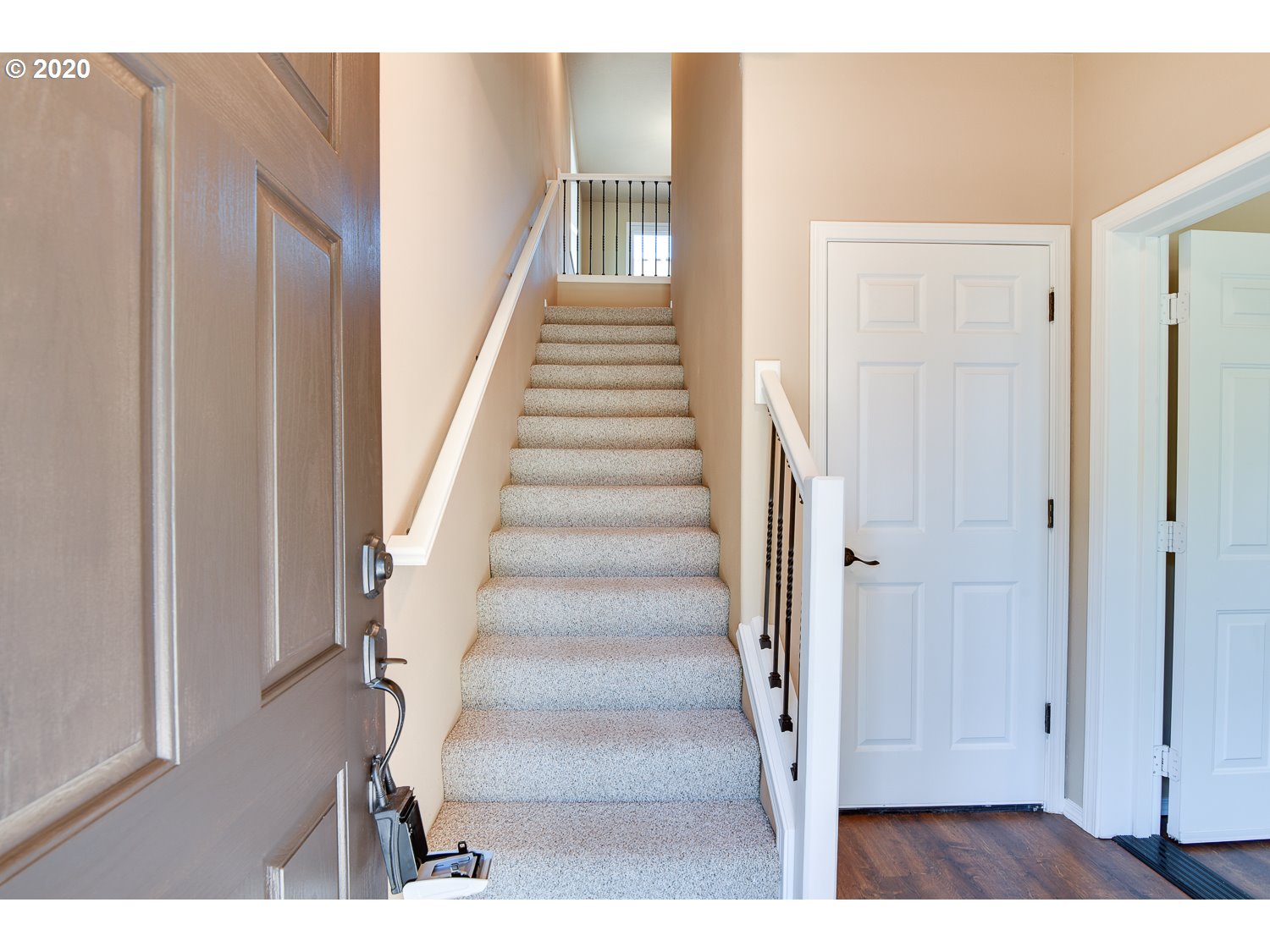 4841 Southeast Davis Road Hillsboro, OR 97123 - Photo 5 of 27 Gallery Image 5