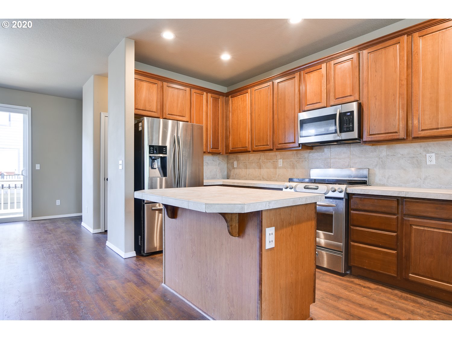 4841 Southeast Davis Road Hillsboro, OR 97123 - Photo 8 of 27 Gallery Image 8