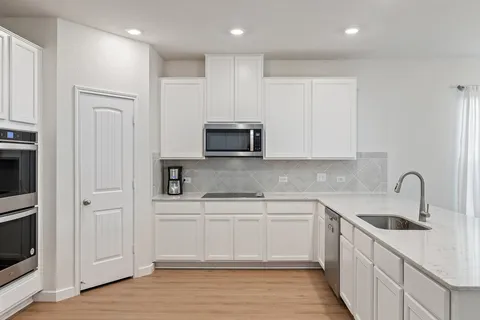 $363,900 | 1926 Dragonfly Loop, Bastrop, TX 78602