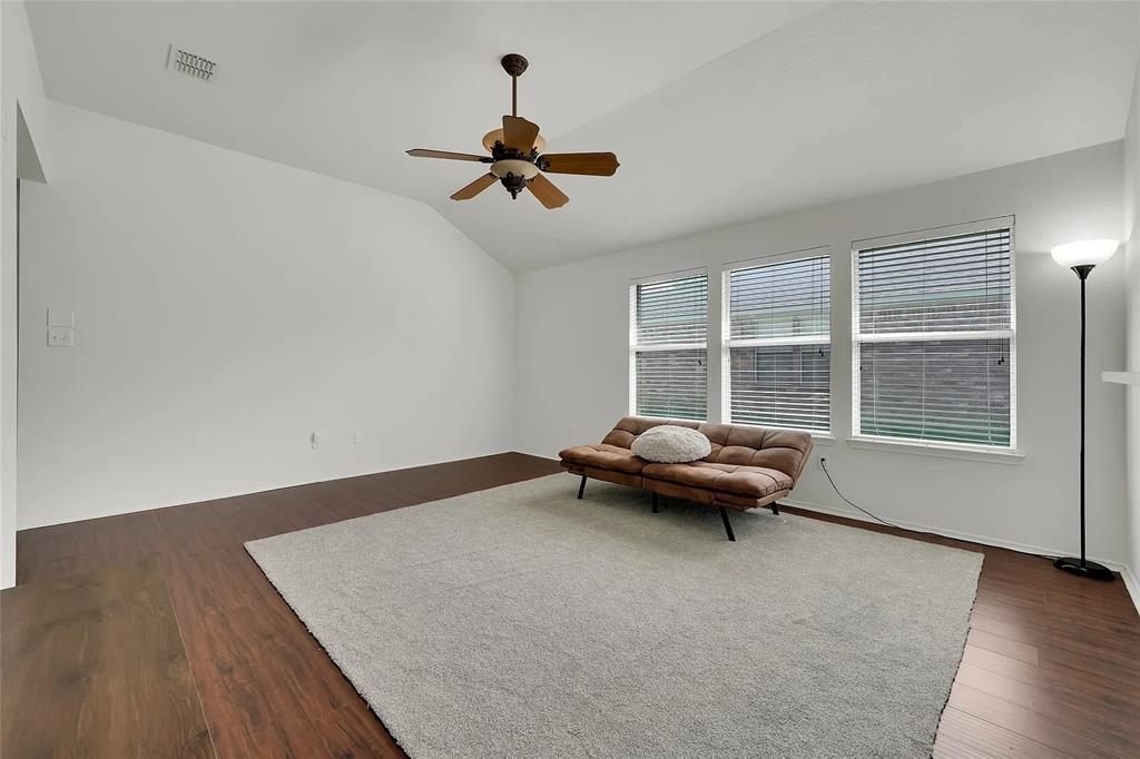 713 Baldwin Road Wylie, TX 75098 - Photo 7 of 29 a bath room with a window