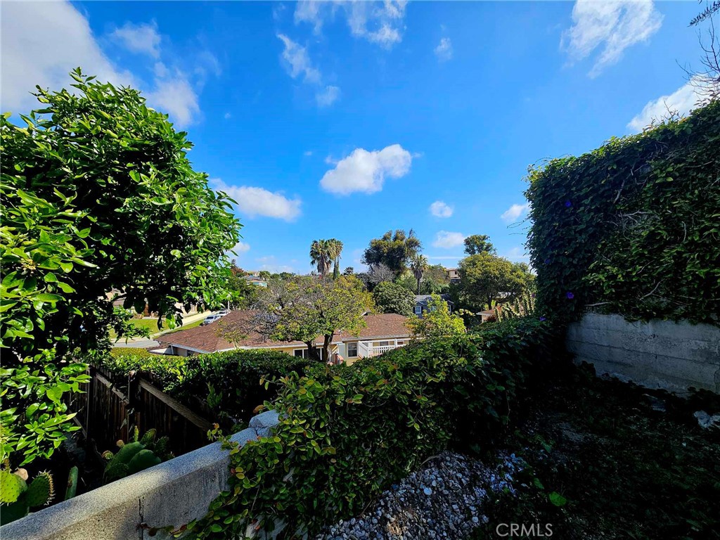 5259 Angeles Vista Boulevard View Park, CA 90043 - Photo 35 of 42 a view of a house with a street