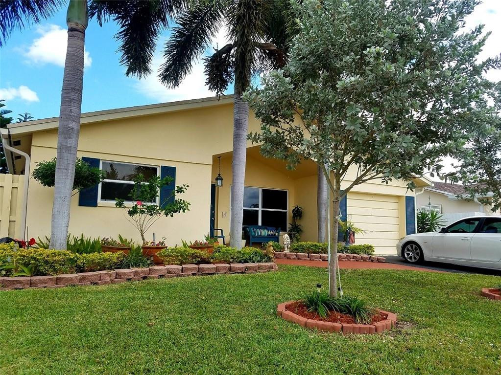 22642 Southwest 64th Way Boca Raton, FL 33428 - Photo 2 of 26 Photo 2