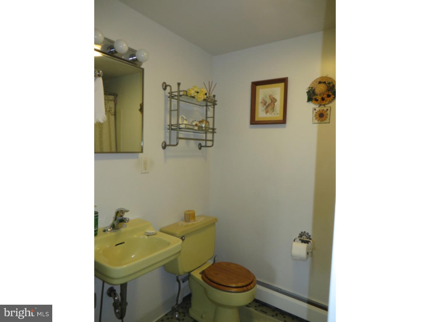 909 Newcomen Road Chester Springs, PA 19425 - Photo 13 of 25 Gallery Image 13