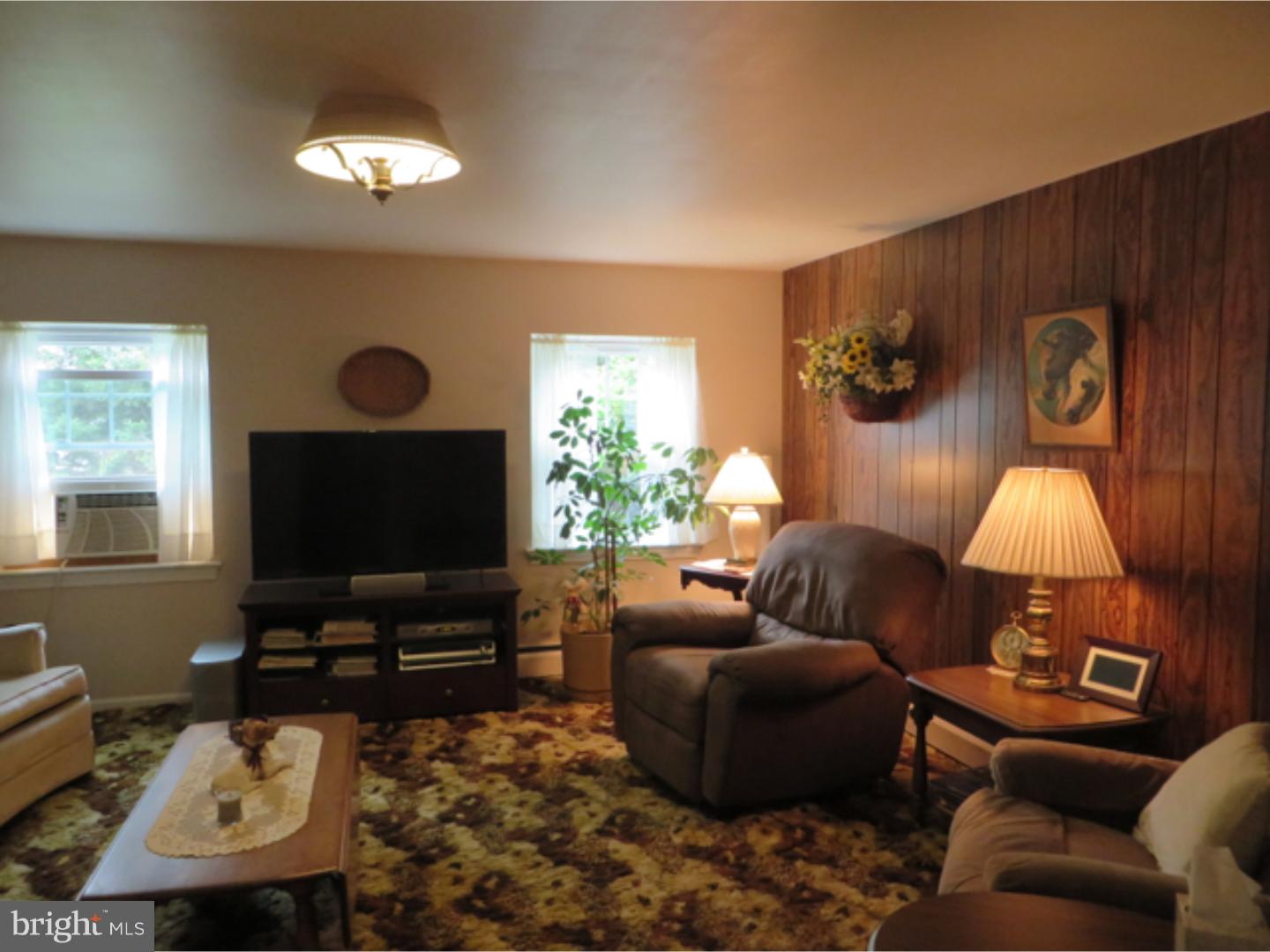 909 Newcomen Road Chester Springs, PA 19425 - Photo 9 of 25 Gallery Image 9