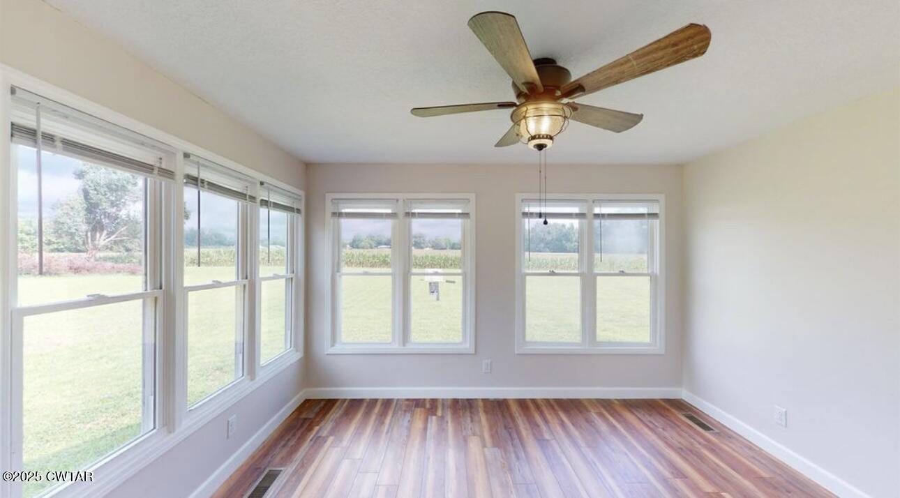 40 J D Barr Road Milan, TN 38358 - Photo 12 of 28 a blue and white window in a room