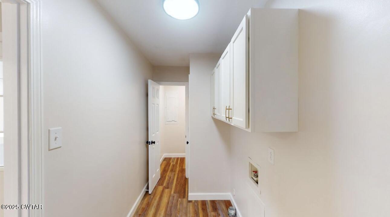 40 J D Barr Road Milan, TN 38358 - Photo 20 of 28 a view of a hallway with staircase