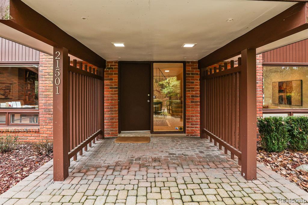 21501 West 13 Mile Road Beverly Hills, MI 48025 - Photo 3 of 44
