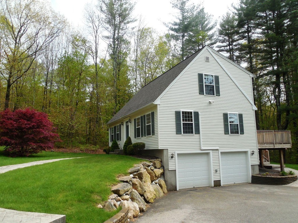 43 Lyman Barnes Road Brimfield, MA 01010 - Photo 4 of 30 Gallery Image 4