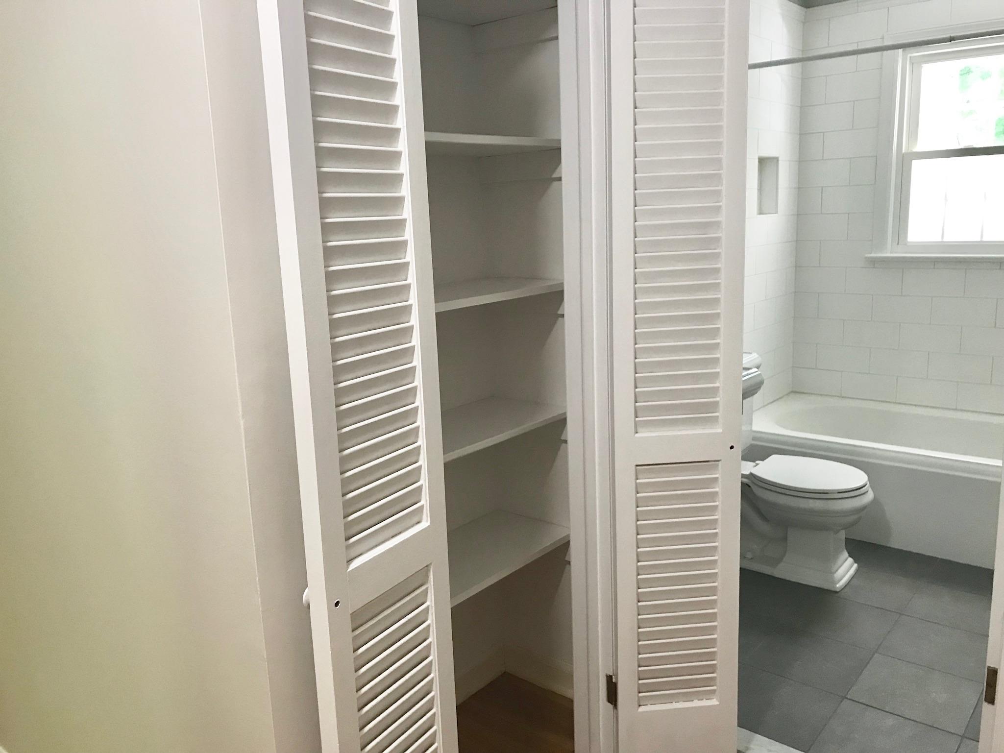 191 Laurel Road New Canaan, CT 06840 - Photo 28 of 39 a bathroom with a toilet and a sink