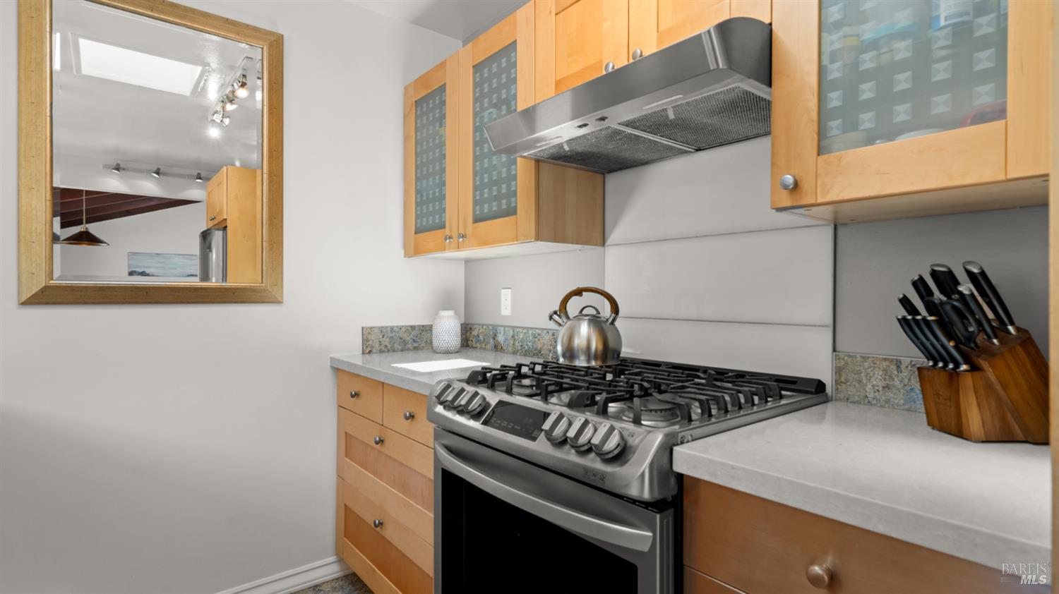 246 Flamingo Road Mill Valley, CA 94941 - Photo 17 of 42 Gallery Image 17