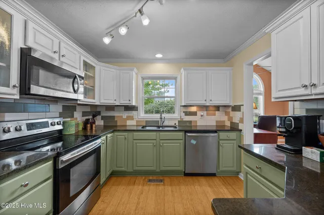 $337,500 | 206 Lansing Court, Jacksonville, NC 28540