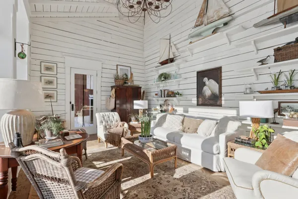 $849,000 | 33511 Old Mill Drive, Lone Rock, WI 53556