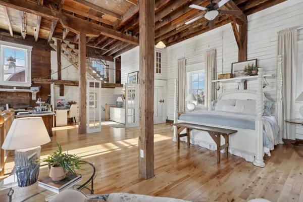 $849,000 | 33511 Old Mill Drive, Lone Rock, WI 53556