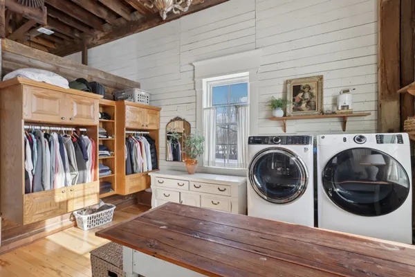 $849,000 | 33511 Old Mill Drive, Lone Rock, WI 53556