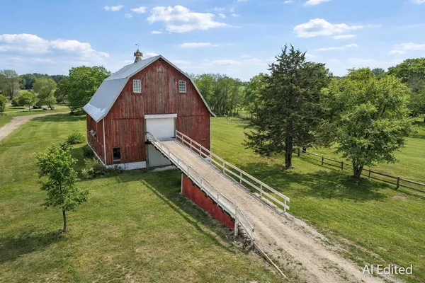 $849,000 | 33511 Old Mill Drive, Lone Rock, WI 53556