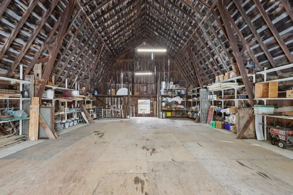 $849,000 | 33511 Old Mill Drive, Lone Rock, WI 53556