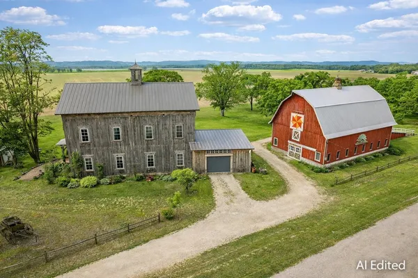 $849,000 | 33511 Old Mill Drive, Lone Rock, WI 53556