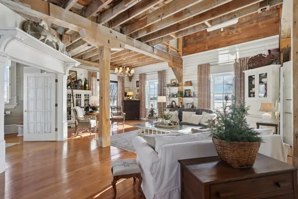 $849,000 | 33511 Old Mill Drive, Lone Rock, WI 53556