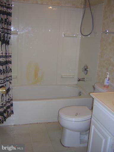 14829 Bolton Road Centreville, VA 20121 - Photo 15 of 27 Bath (Master)