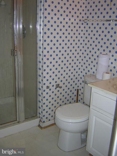 14829 Bolton Road Centreville, VA 20121 - Photo 20 of 27 Bath