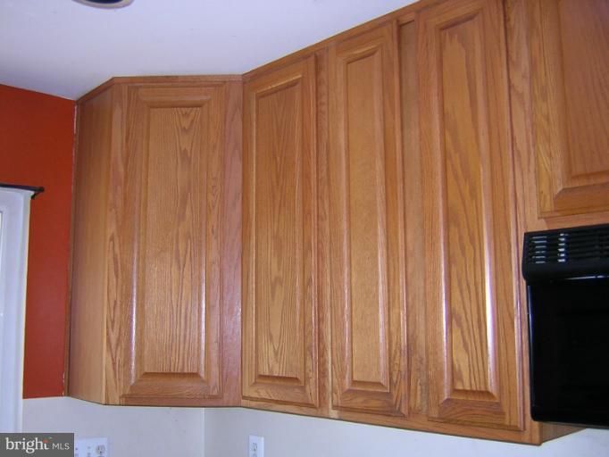 14829 Bolton Road Centreville, VA 20121 - Photo 9 of 27 Kitchen