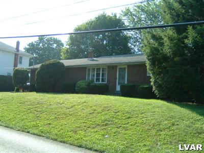 4417 Hecktown Road Bethlehem, PA 18020 - Photo 2 of 5 FRONT VIEW