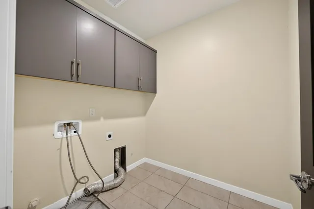 a view of utility room