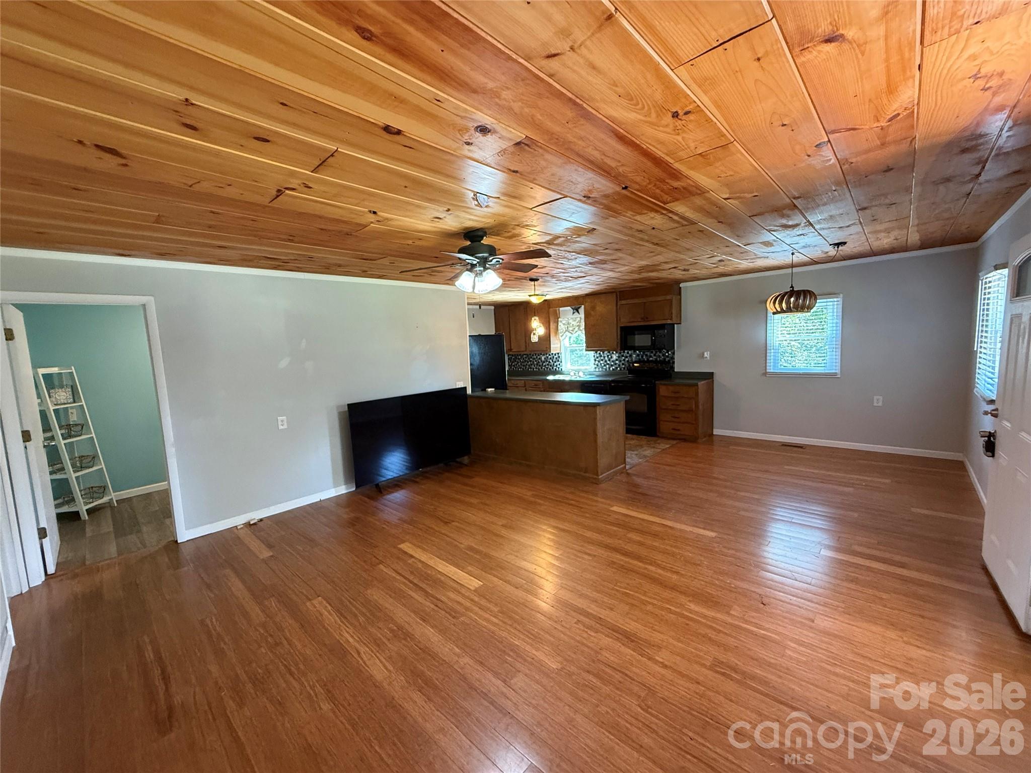 44 Oak Hill Road Nebo, NC 28761 - Photo 6 of 40 Gallery Image 6
