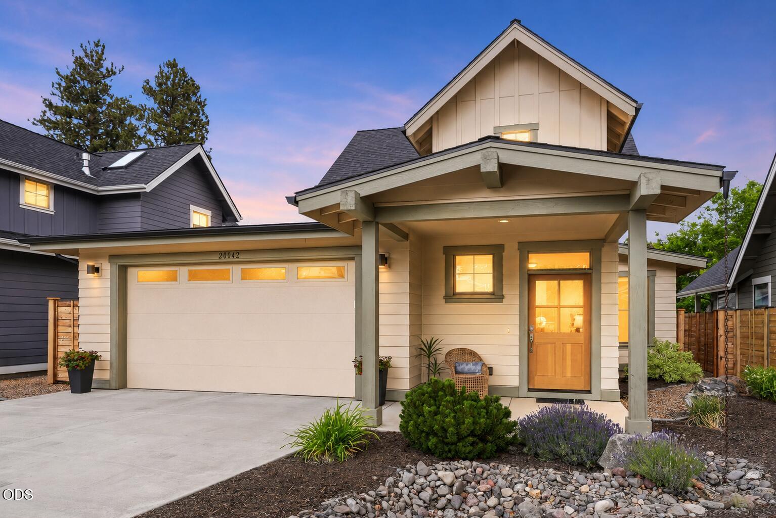 20042 Southwest Sunny Way Bend, OR 97702 - Photo 1 of 47