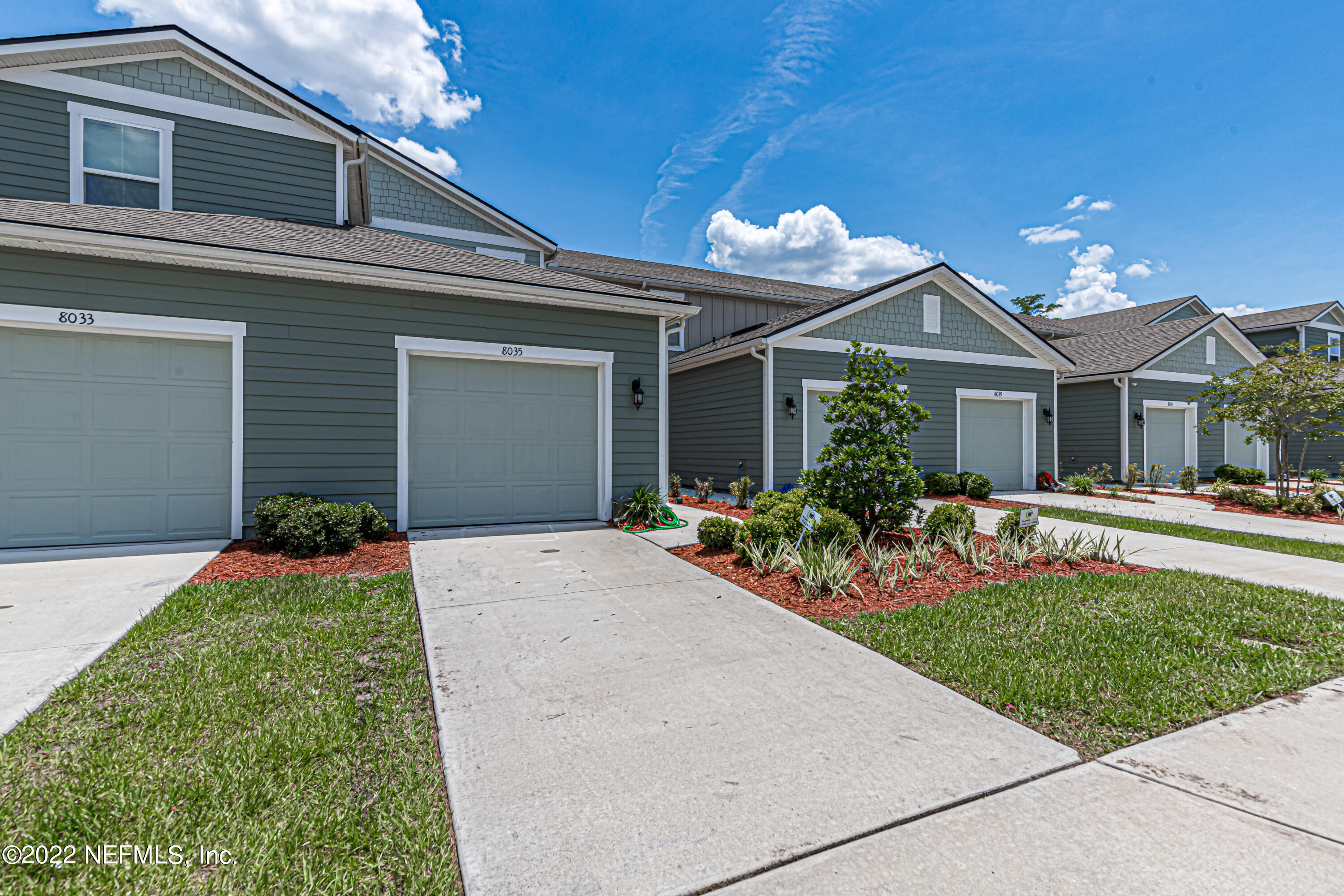 8035 Echo Springs Road Jacksonville, FL 32256 - Photo 2 of 24 2-Drive Way